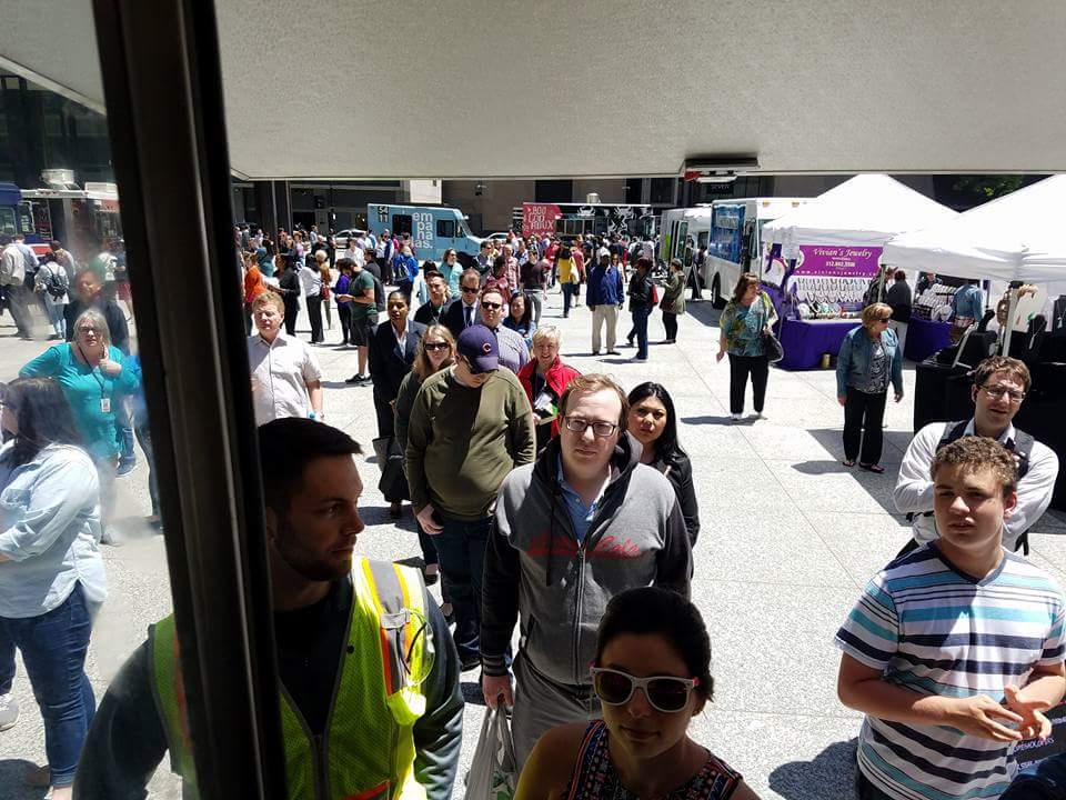 BrugesBrothers's tweet photo. It's the last #ChiFoodTruckFest at #DaleyPlaza 11-3pm! Come enjoy our #LoadedCones in the heart of downtown @chifoodtruckz @ChiSmallBiz https://t.co/lwzenCg2Xo