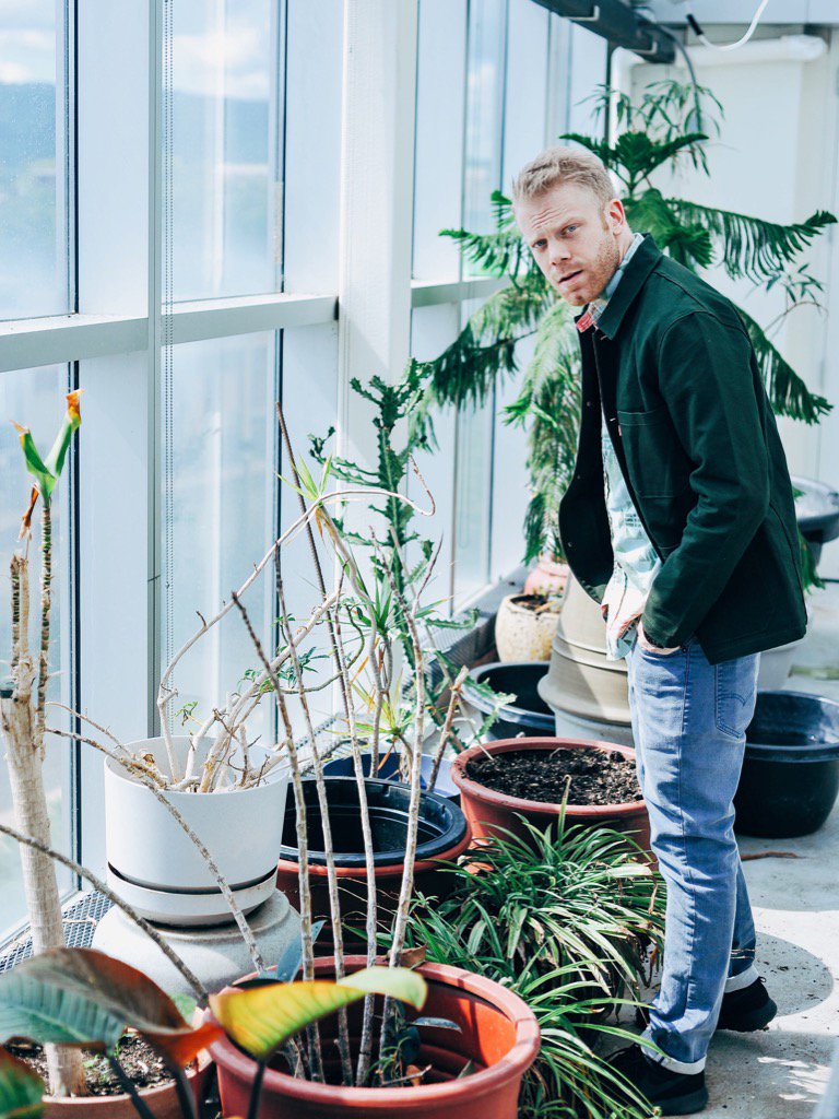 americanswede14's tweet photo. I swear, I won't kill this plant. @RalphLauren @LEVIS @Nike https://t.co/i53ryl0Gnf https://t.co/PskkWOa8gl