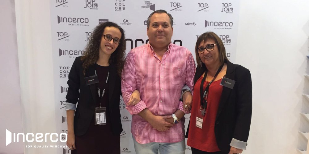 infoincerco's tweet photo. Andres, en siempre un placer tenerte entre nosotros!
#Veteco2016 #Incerco #VentanaPVC #AluminioRPT #TopDoor #TopColors #TopJoin https://t.co/13gqDe6S06