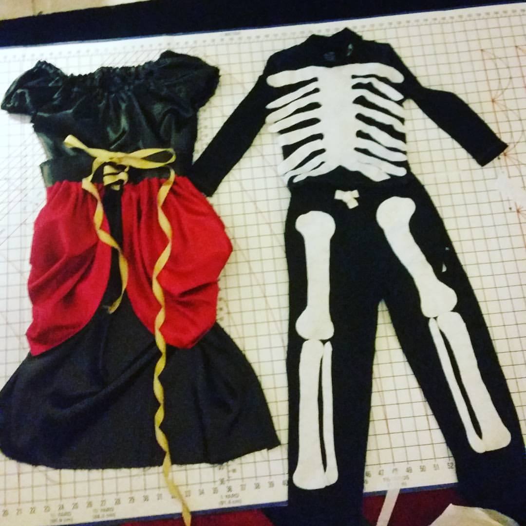 DCCeline's tweet photo. Maybe I don't need to get that sewing machine any more...https://t.co/oEhHQBww4A #halloween2016 #mamastyle #beanstyle https://t.co/kjmjKKzPvL