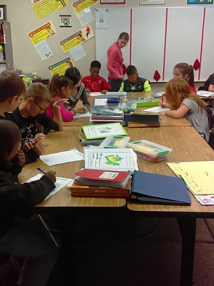 McMathStar's tweet photo. #multiplication/division review #games #buffettknowsmath @BuffettMagnet @TechTolliver https://t.co/7Tm7TCKqbw