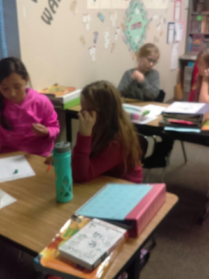 McMathStar's tweet photo. #multiplication/division review #games #buffettknowsmath @BuffettMagnet @TechTolliver https://t.co/7Tm7TCKqbw