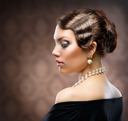 CaratsSRQ's tweet photo. Looking to #buyjewelry in #Sarasota? Know the most timeless #jewelry pieces to invest in https://t.co/ERUFeMdWLM https://t.co/F8gq3TnG0u