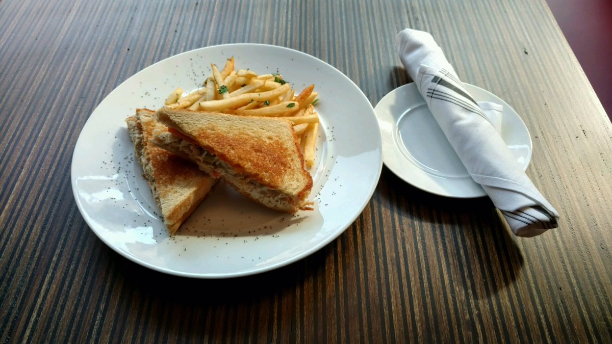 SETLouisville's tweet photo. Today's Special: Tuna Melt, Swiss cheese on Toasted Sour Dough Bread w/ French Fries

Soup of the Day:
Broccoli Cheddar https://t.co/xnW2lZsDjX