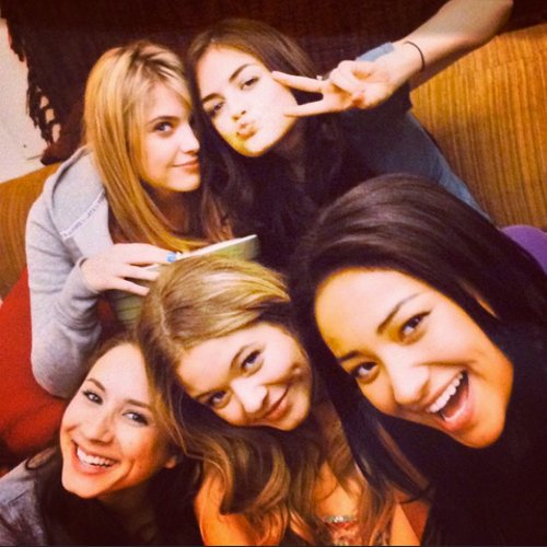 fletchersrosie's tweet image. I hoped some how that this day would never come but here we are and it's time to say goodbye to pll 💔 I'll miss y'all so much -🅰 #GoodbyePLL