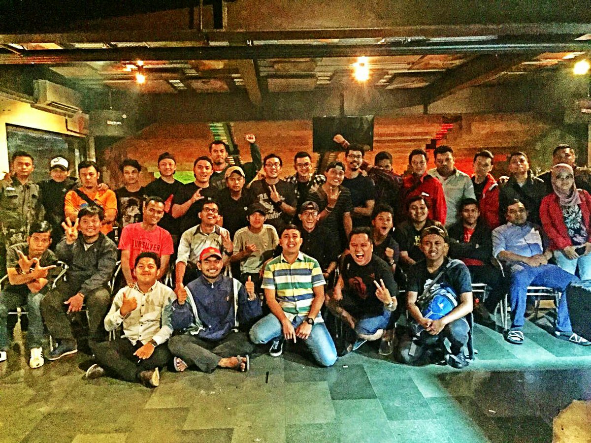 We're just havin a great talk with SuperSoccer. Thank you for the invitation.

#EFFA #SuperSoccer