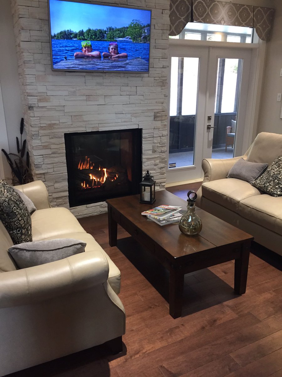 SevenLakesNS's tweet image. So cozy here at the Experience Centre! #doublesidedfireplace #fallfire #cozydays