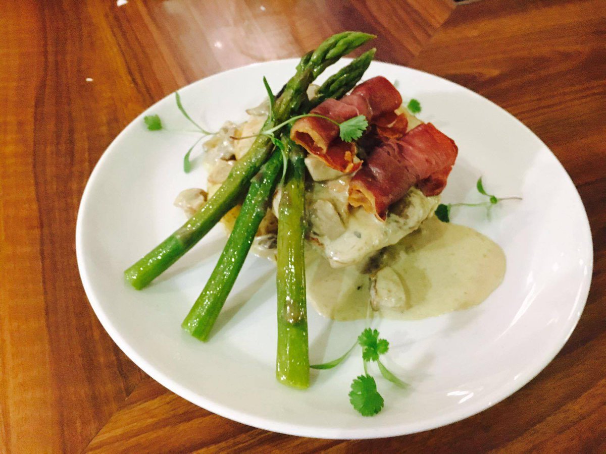 Il_Pavone's tweet photo. People who love to eat are always the best kind of people. https://t.co/dZqQbuVoiO