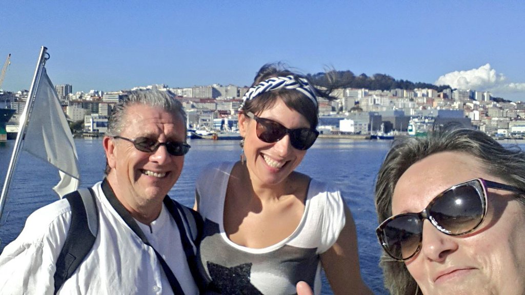 laALACENARoja's tweet photo. A bordo de @piratasdenabia realizando la ruta de #Vigopesqueiro y conociendo el #Vigo #industrial desde otra perspectiva. #turismoindustrial https://t.co/bHedQP3vkN