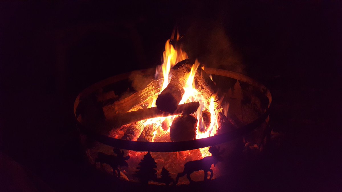 BackpackMidwest's tweet photo. Sitting at my desk - wishing I was #outside #Camping https://t.co/ZfTgd5w5t5