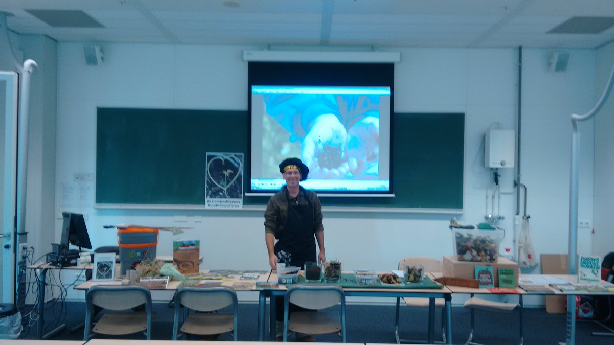 Gast'college' composteren bij de #UvA vanmiddag.