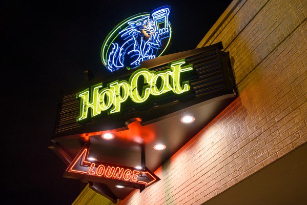 ClarkLincolnPk's tweet photo. Don't know if you caught this last wk, but @ChicagoMag featured one of the newest hot spots on Clark: @HopCatCHIC! #yum #lunchplease https://t.co/hfmhgEwWJ2
