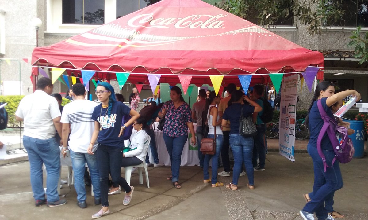 LIMAVFEST's tweet photo. Empezamos el día con Buena Actitud.
Primer día de #LIMAVFEST2016 NO te quedes en casa, ven y acompáñanos en este gran evento. https://t.co/FC06zmQdJ4