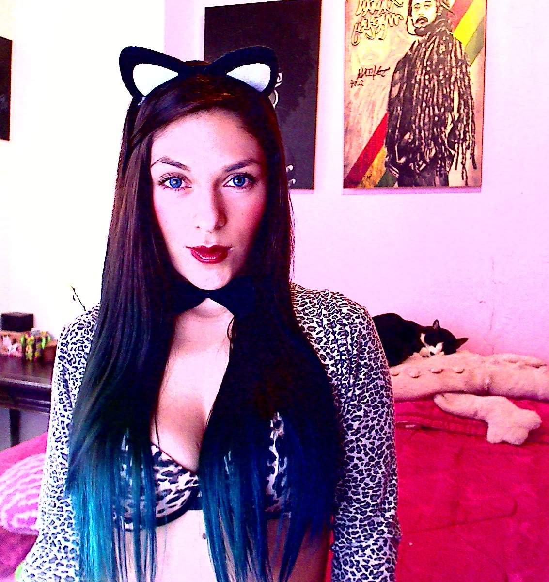 Juli_fire1's tweet photo. Dicen que las mascotas se parecen a sus dueños . !!  :) jajajaja 
 #halloweensexyvce #modelosvce @VideochatErotix  @Ruth_ADP https://t.co/scIJYKlPgq