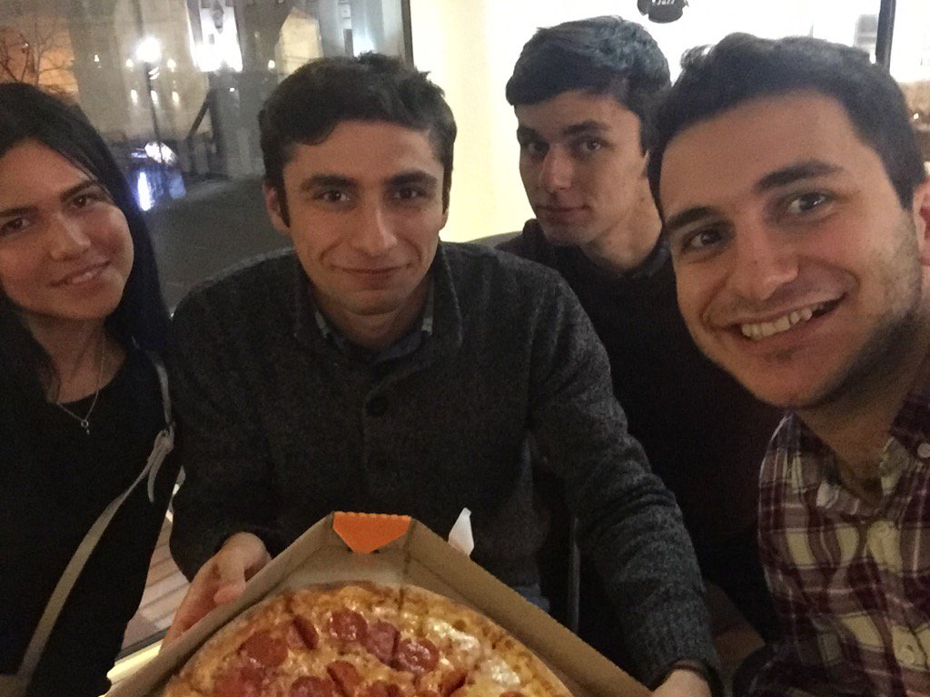 Arman_kostanyan's tweet photo. Сыграли в Квиз для программистов. Очень сложно! Но интересно. #requizit https://t.co/gZJwqiNcmr