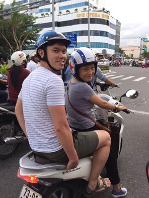 DaNangFoodTour's tweet photo. Taking a motorbike food tour around Da Nang is a lot of fun https://t.co/Hu8ZxVmxhF #danangfoodietour #danang #danangfoodtour #danangfood https://t.co/XhsE1e3r1Q