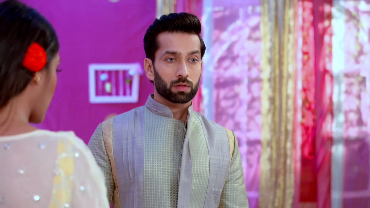 sophia_raza1's tweet photo. Haha! Mr Stupid Singh Oberoi π
#Shivikaa
#Ishqbaaaz https://t.co/i898NrLFGK