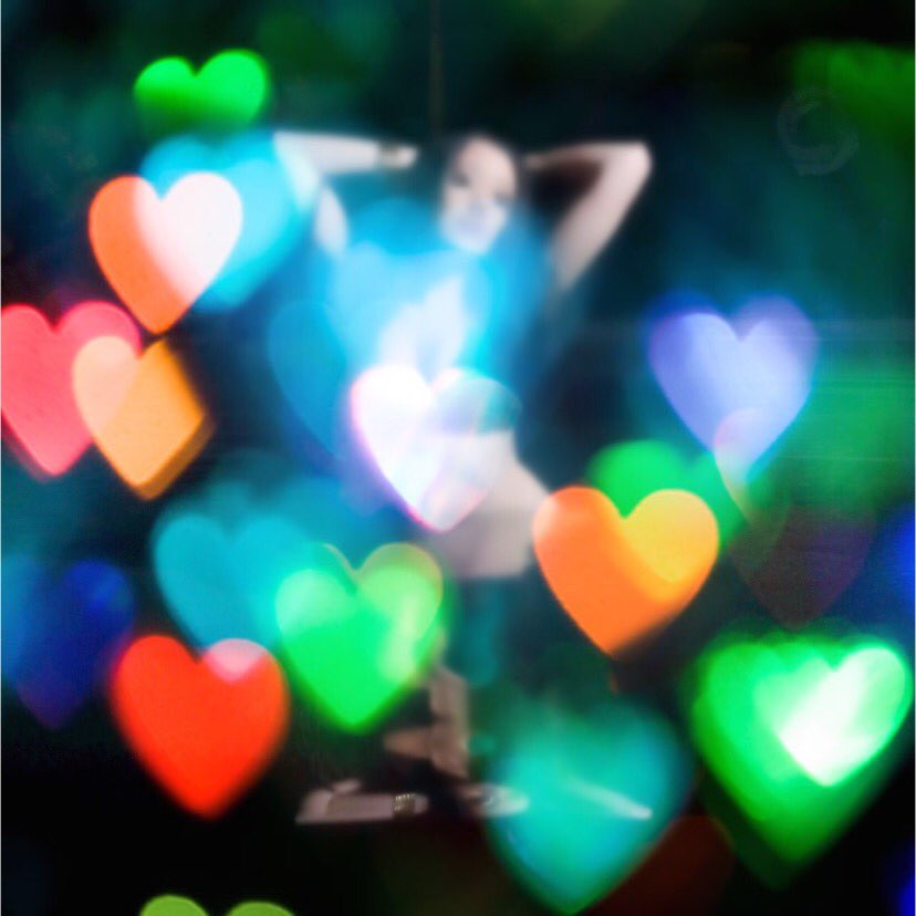 ManikaOfficial's tweet photo. Tonight I'm getting sexy 💦👙💖💋 find out what's under all those hearts in my APP 😏😉🔥 https://t.co/3eEpTiUet3 https://t.co/YQsYHHXCbA
