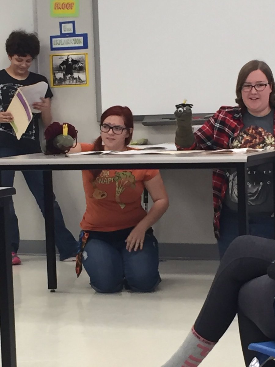 belowtherocks's tweet photo. Oedipus Rex in sock puppets ... #toofunny https://t.co/qSIkTl6R0g