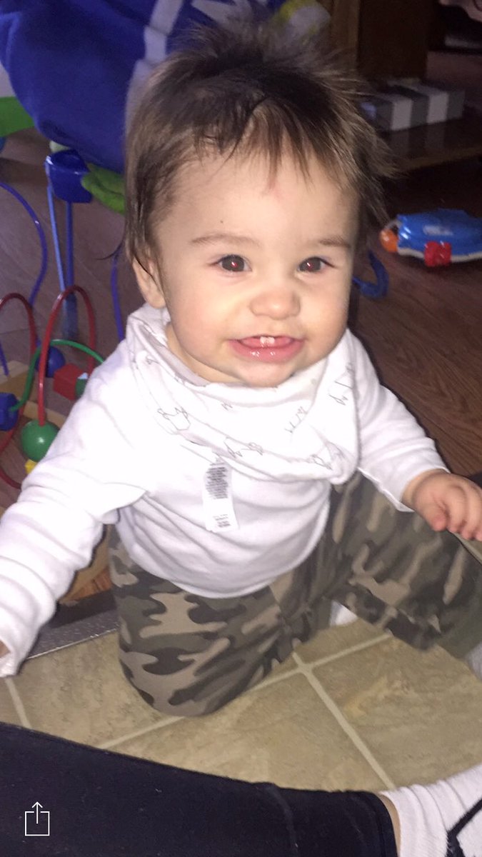laforet_taylor's tweet photo. #thoseteeth #thathair 😘 https://t.co/cLx9eQwPnw
