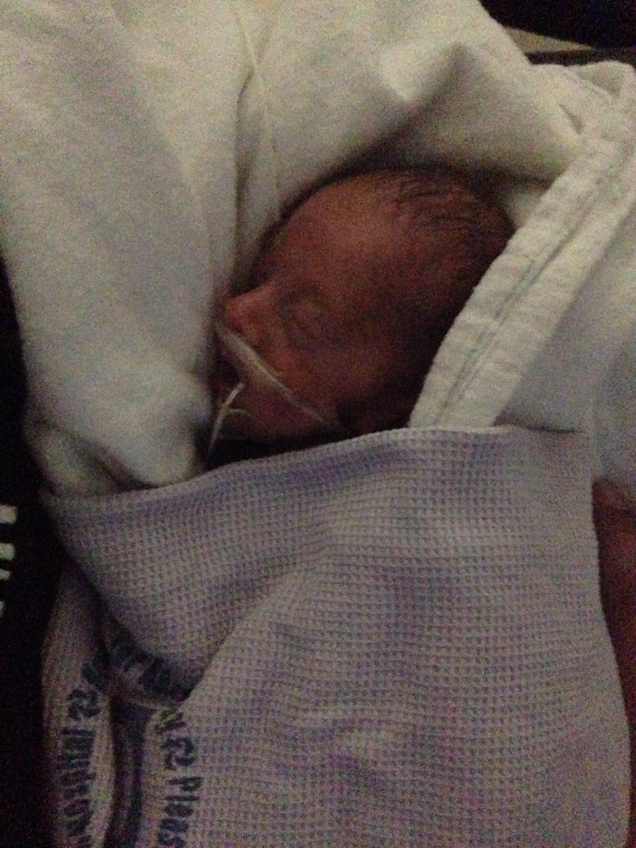 ssowney's tweet photo. My baby boy is now on high flow instead of CPAP #baby #babydeclan #highflow #prematurebaby #nicu #preemie https://t.co/USR9idEE9J