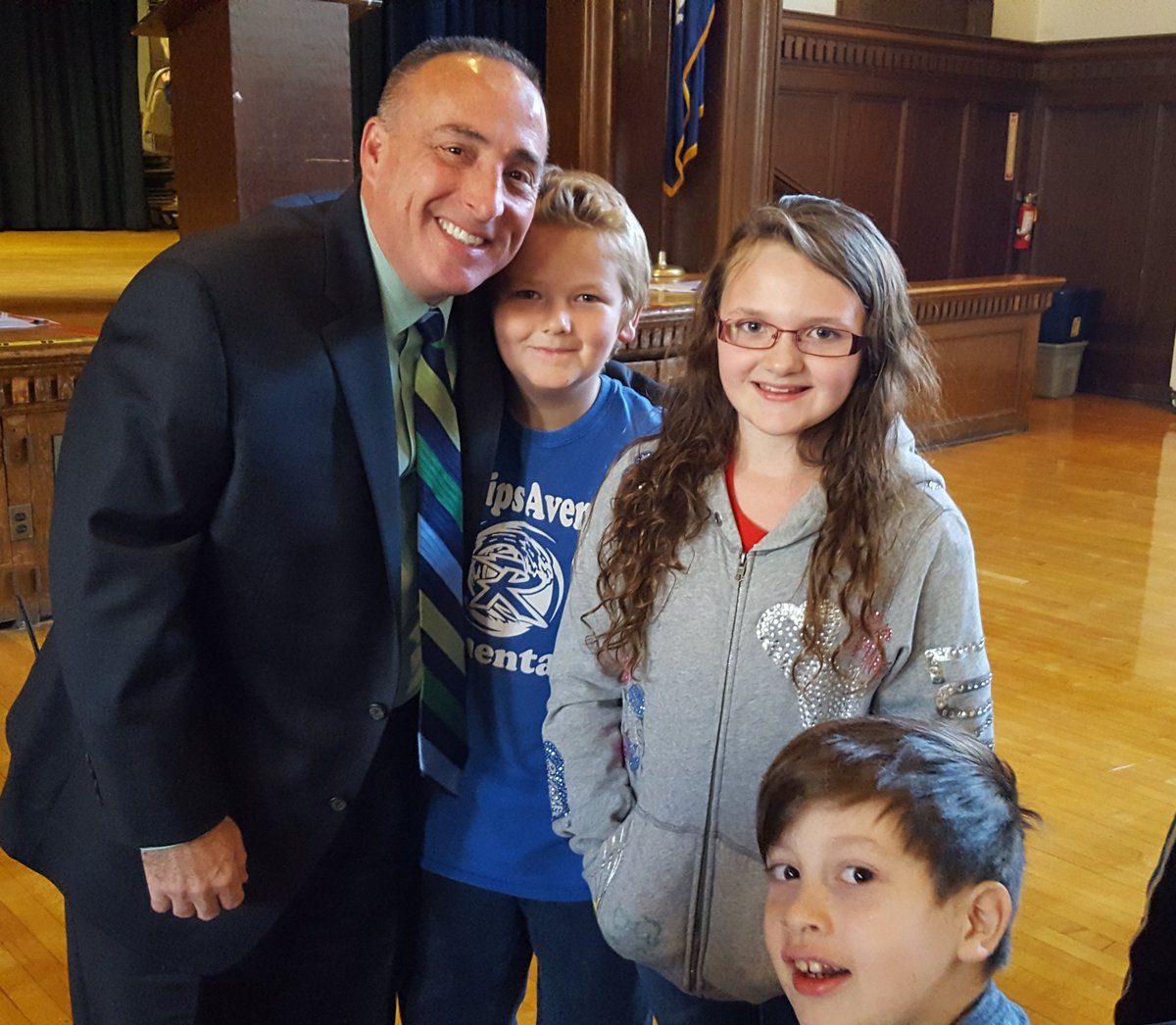 It's nice to see our friends at Pulaski St. Scool! Great to see you Dr. Hudson! <a href="/PulaskiProud/">Pulaski Proud</a> <a href="/PhillipsAveElem/">Phillips Ave Elem</a>