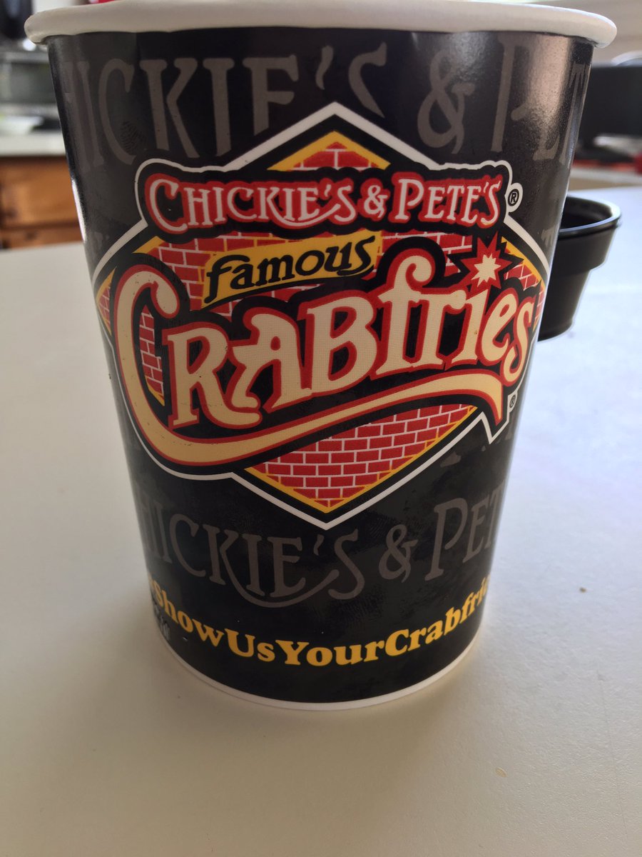 angelanoelle18's tweet photo. Shoutout to @SenateSJU and @ChickiesnPetes for making this happen https://t.co/4NwlVSPN0i