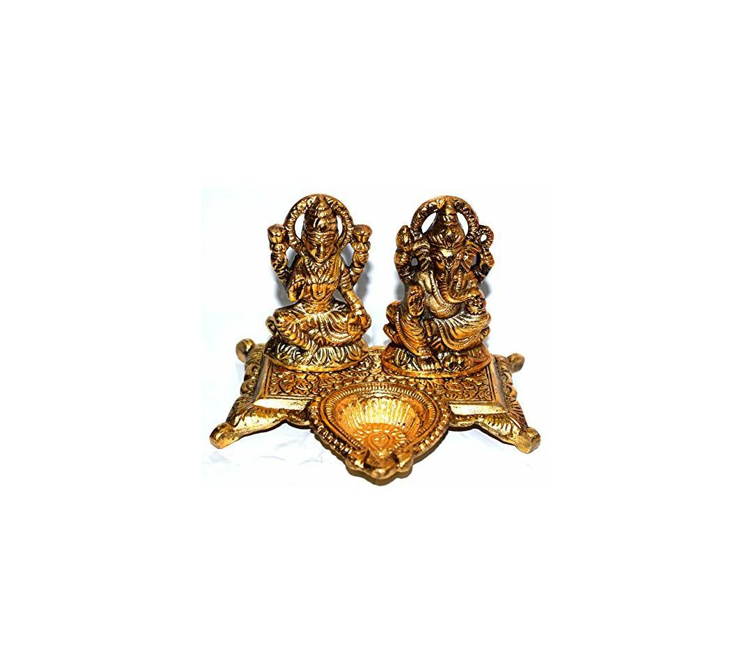 Tia_578's tweet photo. #whatsyourdiwalidelight @DiwaliDelights This gift from me to my Sister @Tia_578 https://t.co/v08ELbyAej