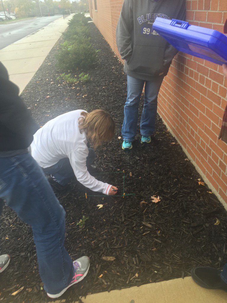 MrsRankinReads's tweet photo. Compaction test in progress @Connect2TLC @GrahamSchools @WapakRedskins #NFTIScience https://t.co/QX1tFnUIPP