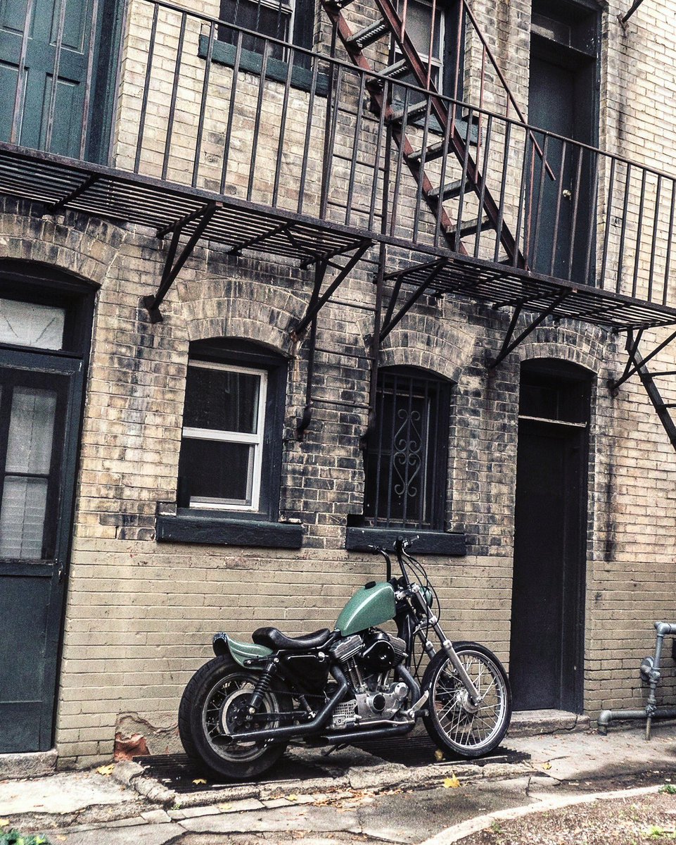 CoryPWoodruff's tweet photo. Steve Rogers Apartment #igersslc #marvelreference #captainamerica #steverogers #agent13 #vintage https://t.co/g85c2P4Qn7