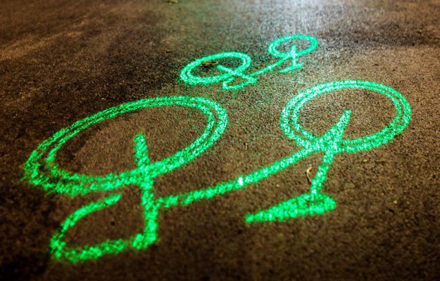 Day 2 is almost go! Races aside, we're excited about the @blazefeed track takeover - rumours of tandem swings flying around! 🙌🏻