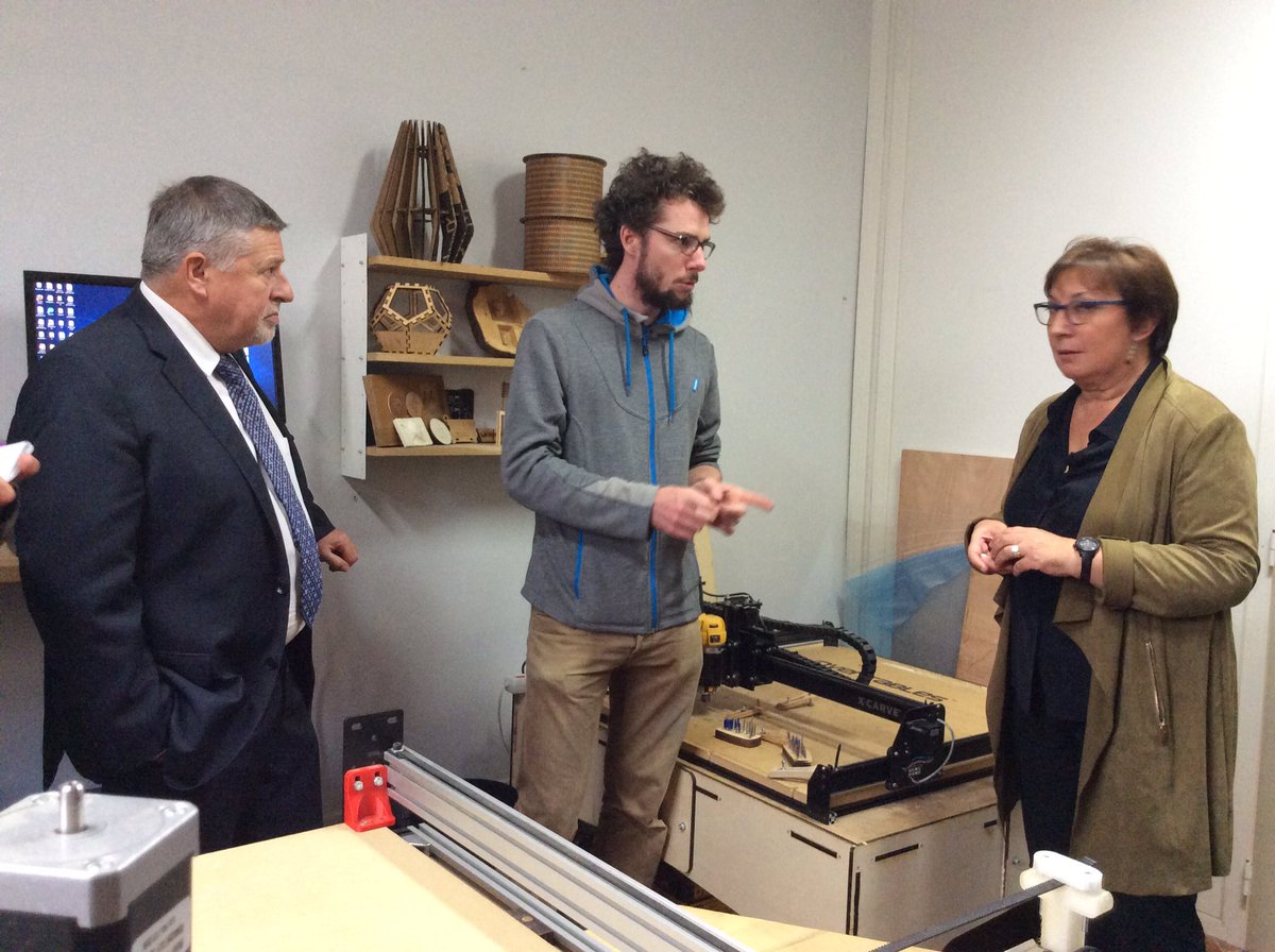 Prefet80's tweet image. #MoisESS : @MartinePinville visite l'atelier de fabrication numérique @Machinerie lauréat du #PrixESS hier à @_Bercy_