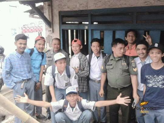 StmKaryabhakti2's tweet photo. Bareng bpk kopasus wekaweka ๐
#453M
#K1929B https://t.co/Sco3f9KwIQ