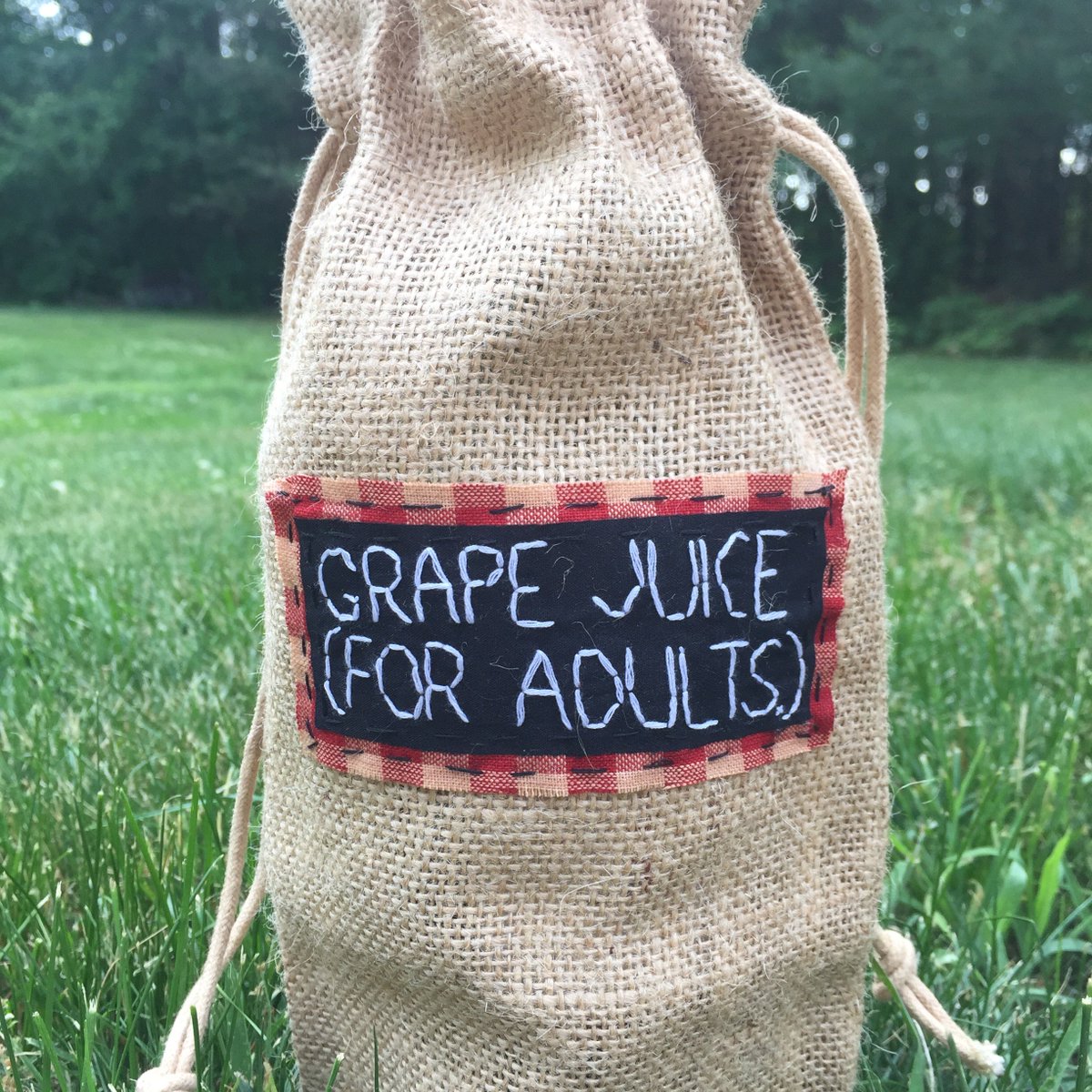 jakespatches's tweet image. Never too soon to buy your tipsy aunt a wine bag that accurately represents her for the holidays! #WineWednesday etsy.me/2aoOpFA