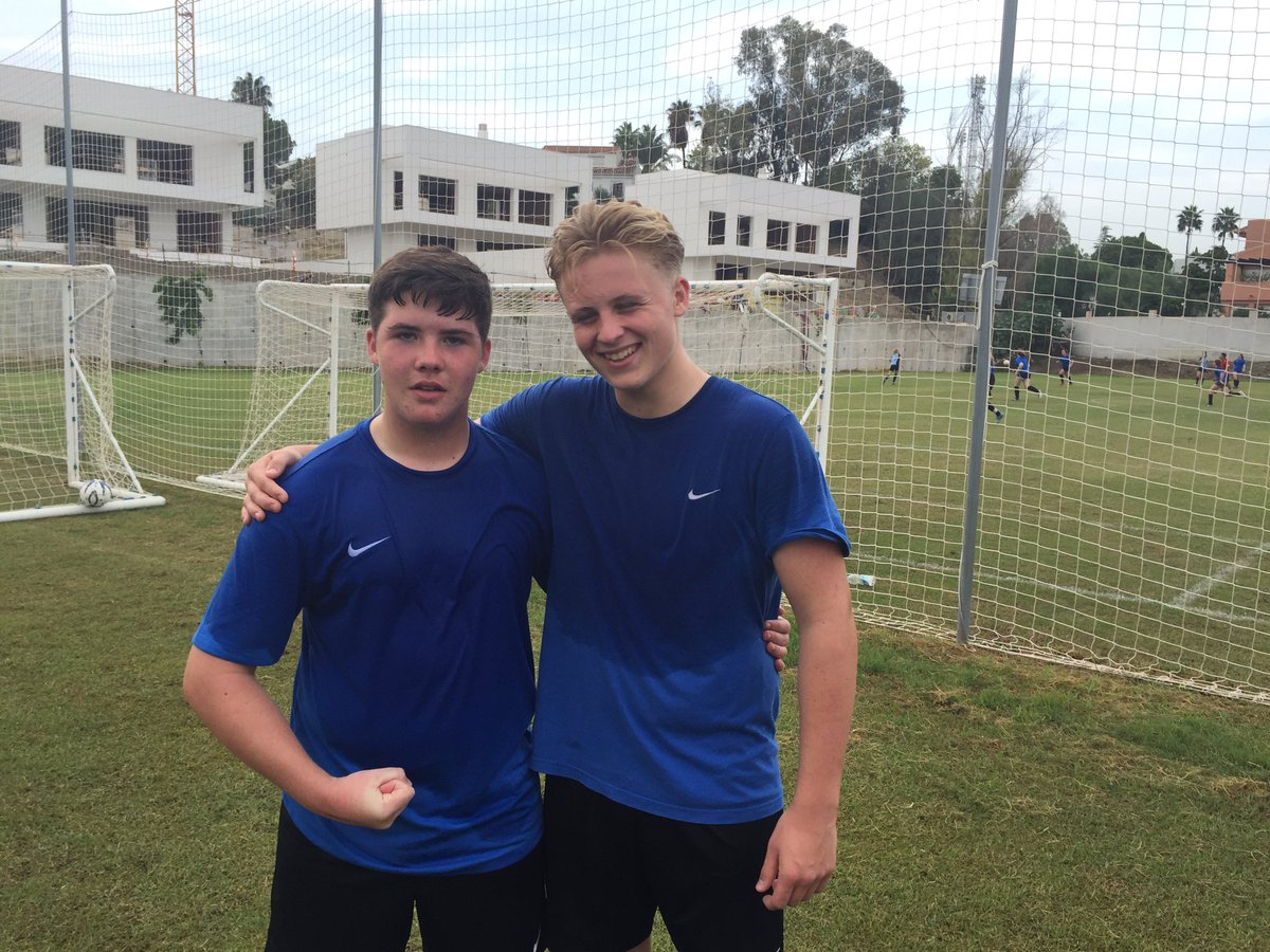 TeamStRoberts's tweet photo. Work rate personified plus goal scoring heroes-absolute legends! #peheroes #StRobsOnTour https://t.co/dHdLnRxntQ