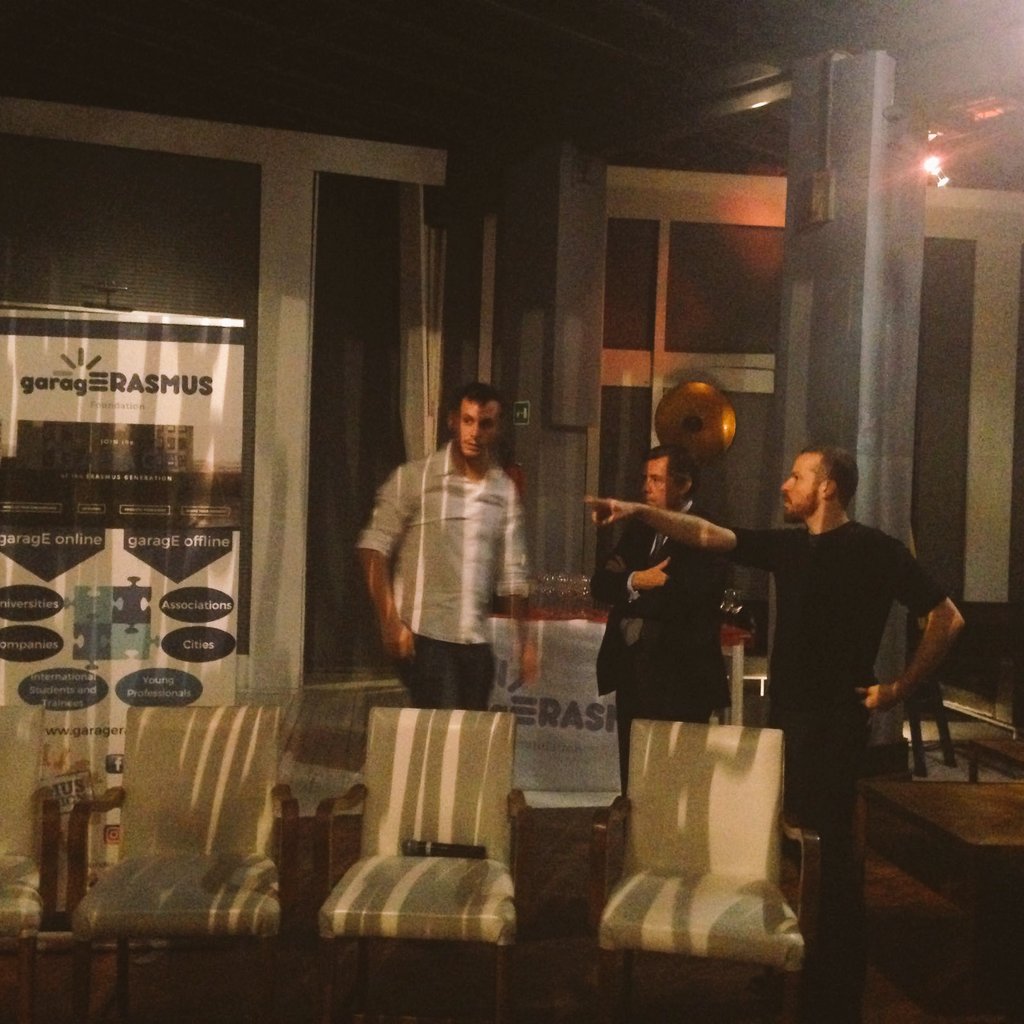 garagErasmus's tweet photo. The #gEteam setting up the venue for the first event of #gE4Milano&Lombardia, supported by @ESAAeu @CarloBitetto @FabrizioBitetto https://t.co/vGdy3JNYbt