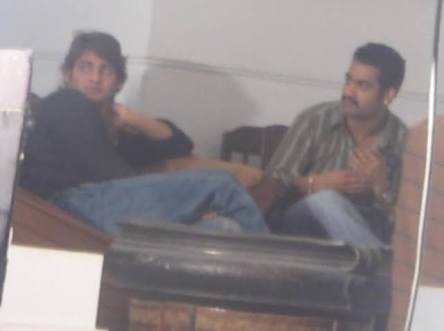 CvtUi_HUEAAjO9G.jpg:large