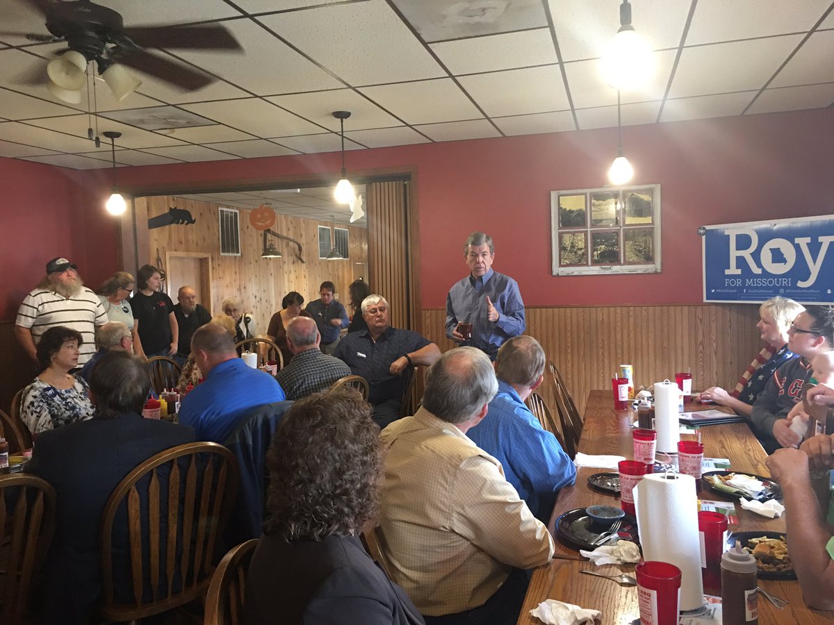 .<a href="/RoyBluntMO/">RoyBluntMO</a> talking about what's at stake in this election before grabbing lunch at <a href="/DempseysBBQ/">Dempseys BBQ</a> #MOSEN