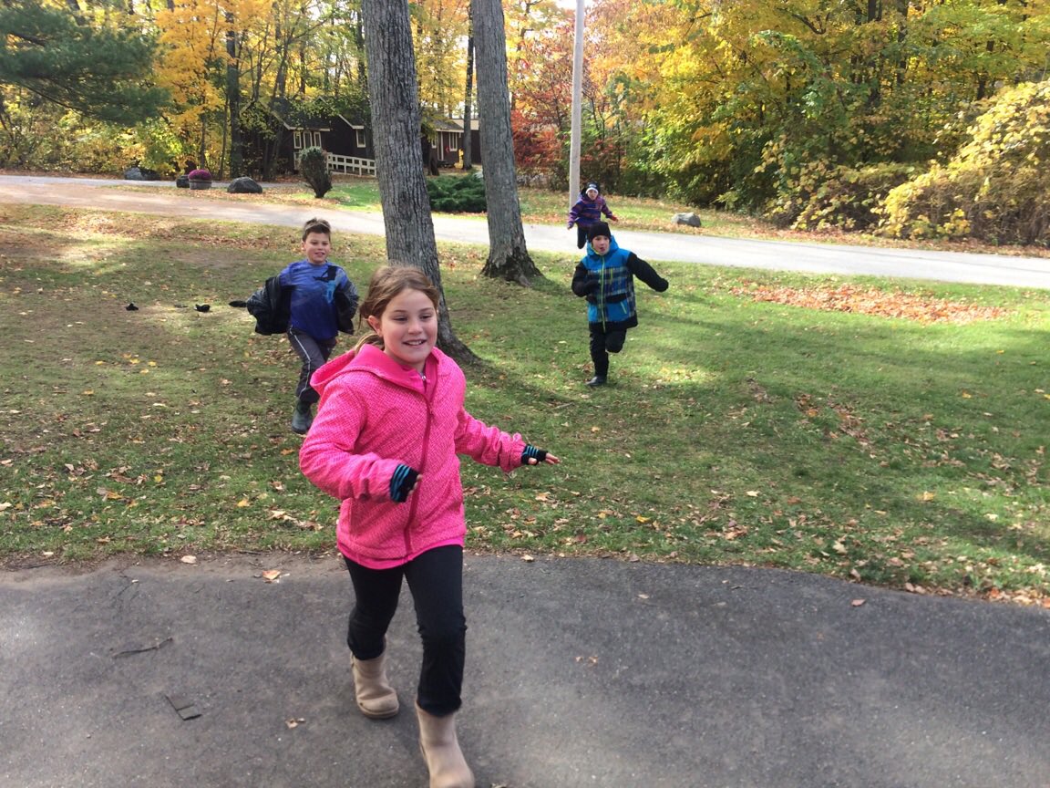 <a href="/WarminsterES/">Warminster School</a> students are outside today <a href="/YMCAGP/">YMCA Geneva Park</a>, at Hewitt's Farm and for DPA!#scdsbOutside