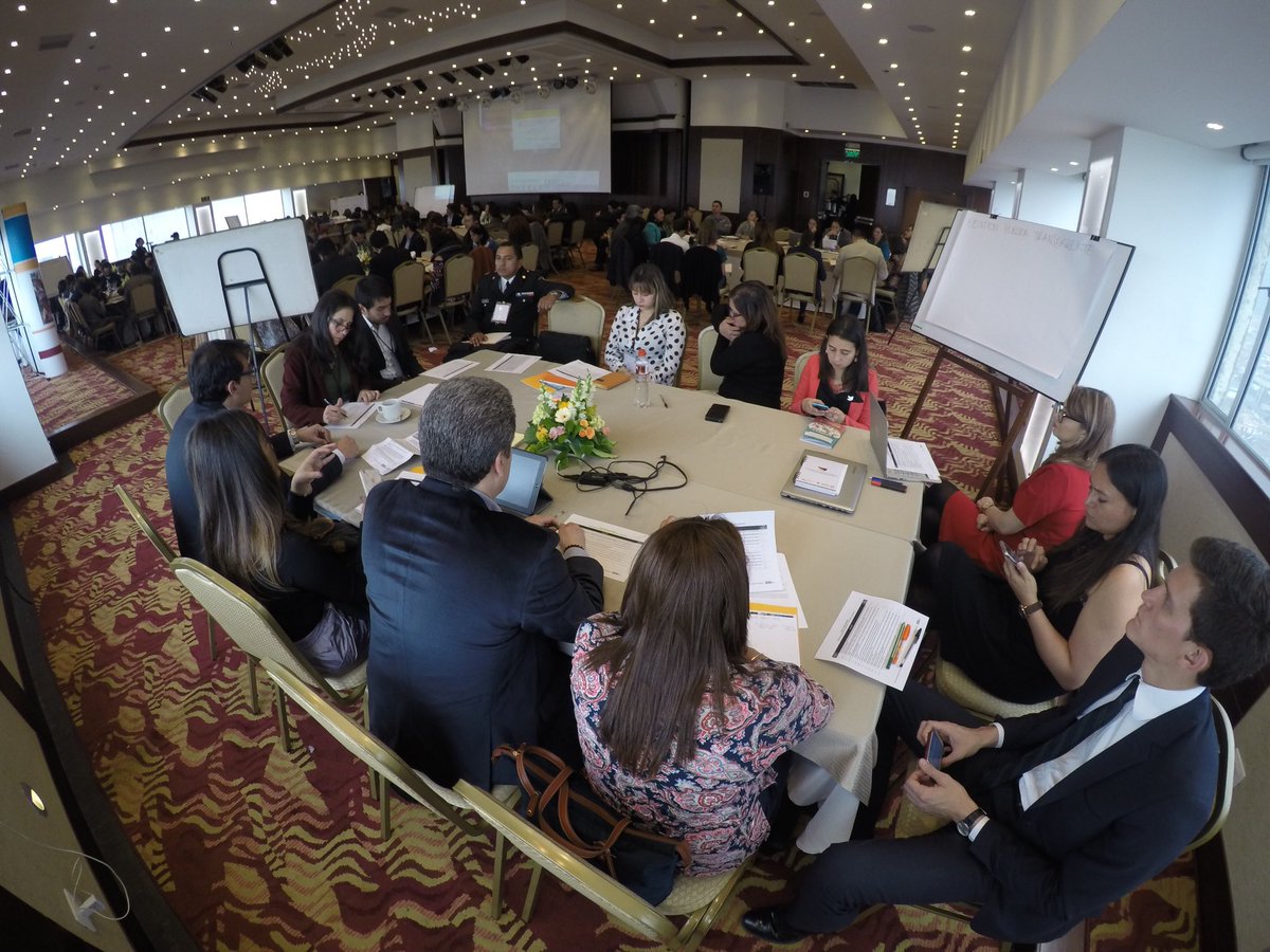 ConsejeriaDDHH's tweet photo. 📷 | Encuentro #SistemaDDHH continúa con comité de equipos técnicos para priorizar acciones en implementación de Estrategia Nacional DDHH 🇨🇴🕊 https://t.co/b5dufmO36a