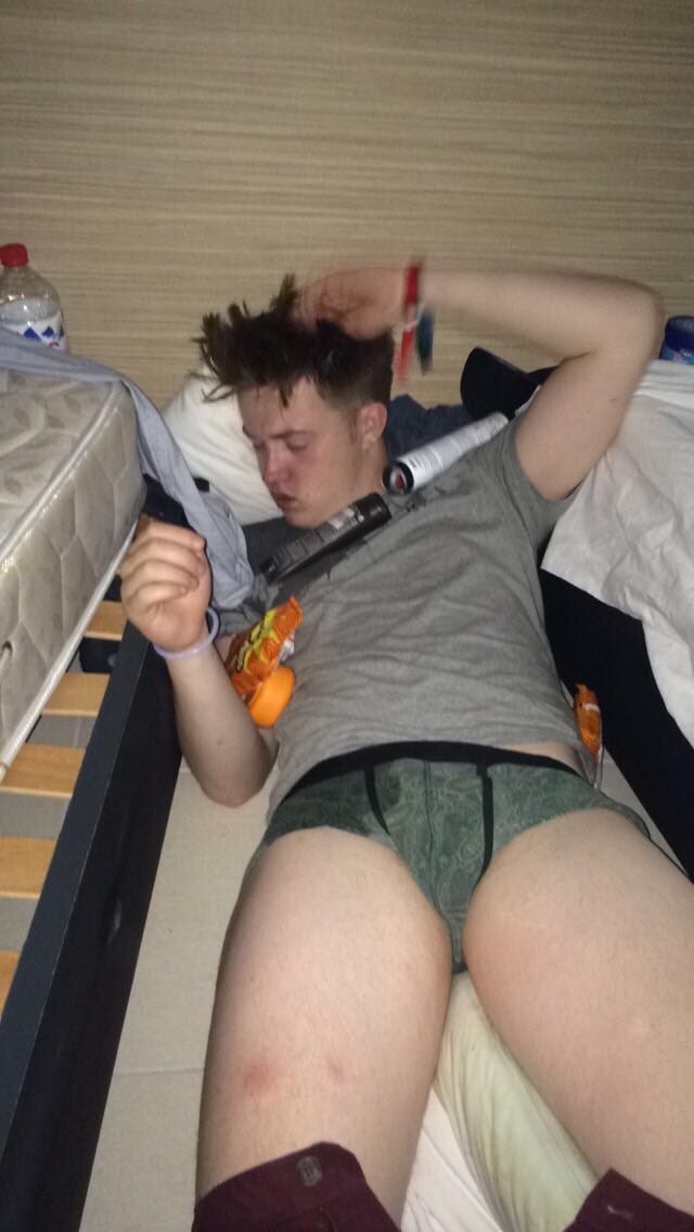 owainellis1's tweet photo. Happy Birthday to this melt @iestynjones97 have a quality one in Swansea tonight mate 🎉😘 https://t.co/IyRz7hYQJO