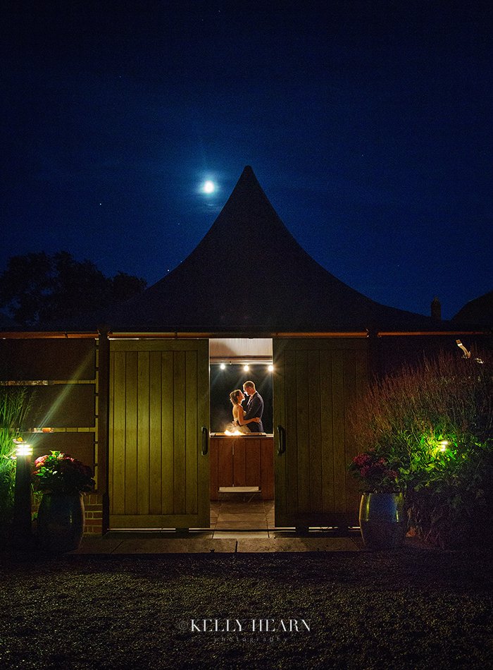 It gives us great pleasure to share James &amp; Jo's blog revealing their beautiful summer wedding at @SouthendBarns 
kellyhearnphotography.co.uk/blog/2016/10/a…