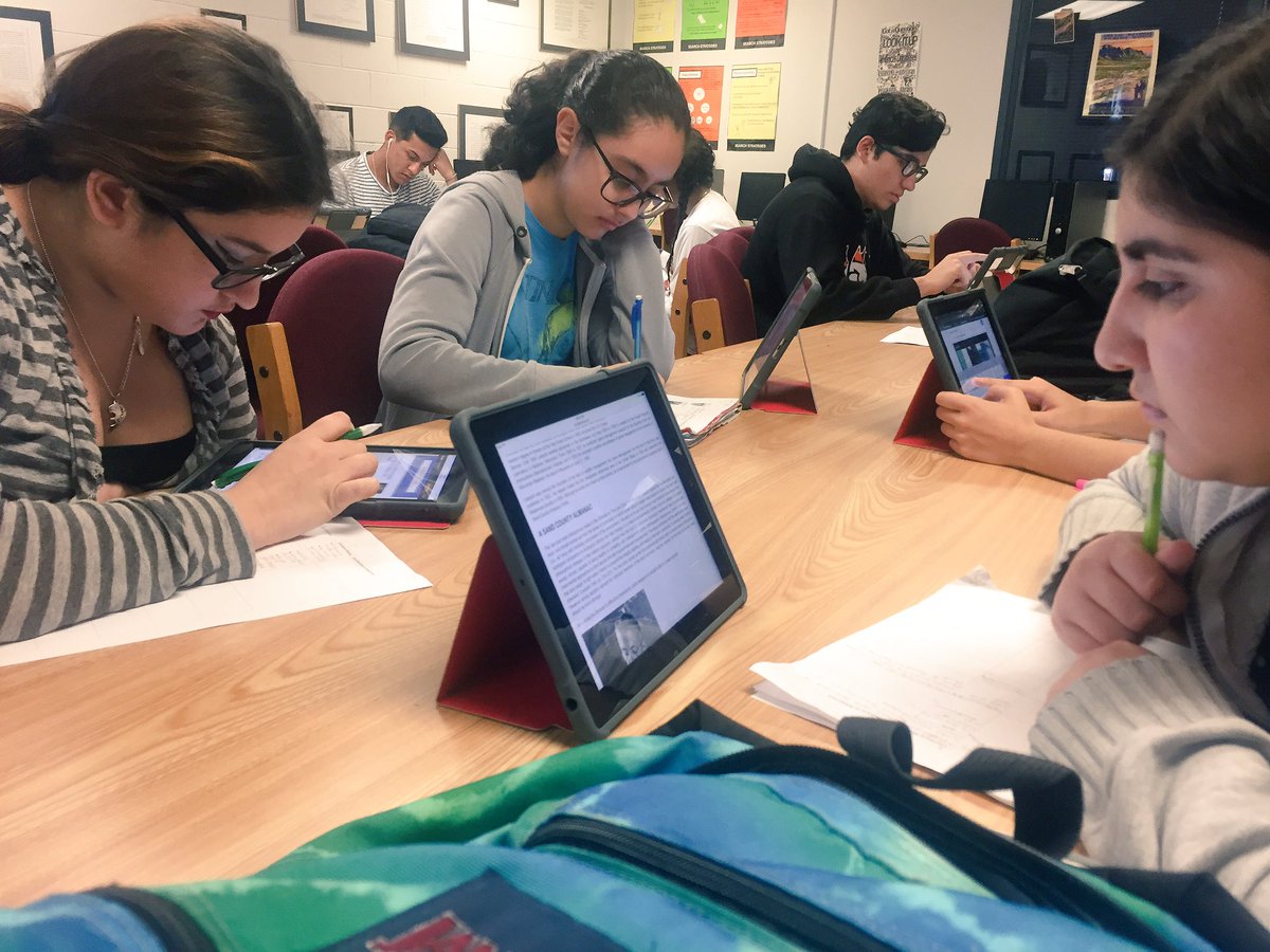 americaslibrary's tweet photo. Researching naturalist authors ๐๐ฒ
#AmericasLibrary #Americas_HS https://t.co/UzebaCO3ZW
