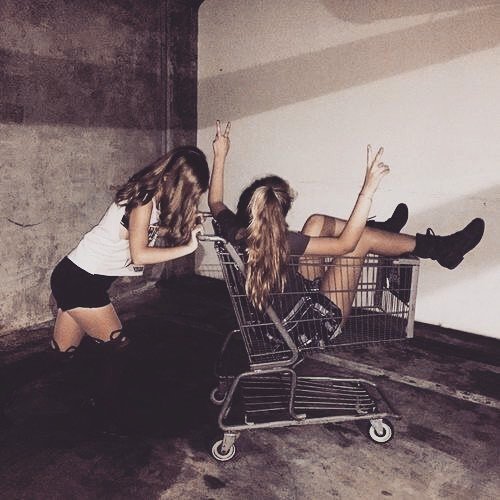 InstntDating's tweet image. Wednesday done ✔️Celebrate the imminent weekend &amp;amp; meet up with other party goers in an ins… ift.tt/2ebgRM8