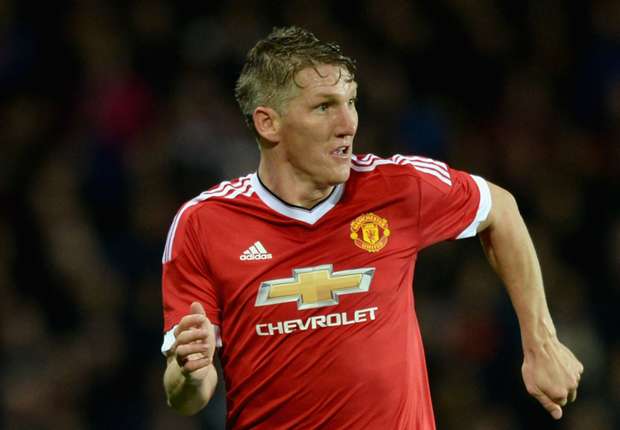 You should be playing! - Man Utd fans STILL supporting outcast Schweinsteiger https://t.co/Vrd2ZsQ3e4 https://t.co/obkniUwyW9