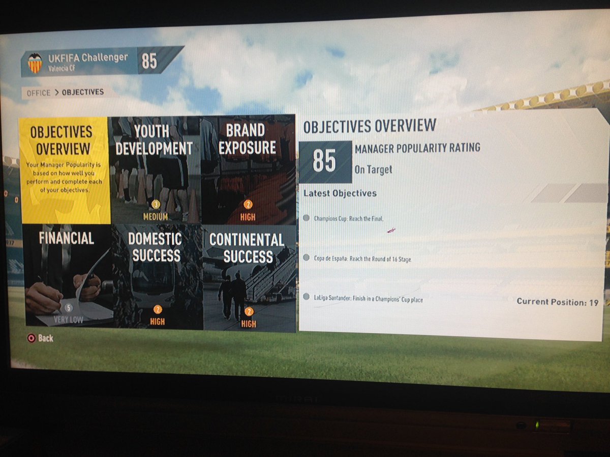 UKfifachallenge's tweet photo. Season 2 of 2 - Vivifying Valencia - Objectives Overview and budgeting #FIFA17 #fifachallenges https://t.co/oVKGR6tWky
