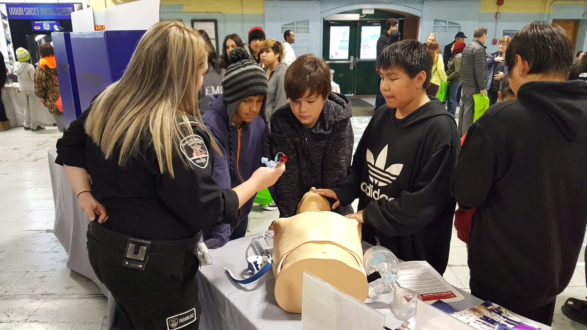ParkAmbulance's tweet photo. It's been a busy morning @OD2TPA drop by and learn about your next paramedic or telecommunicators career. https://t.co/fdVNkzFjPn