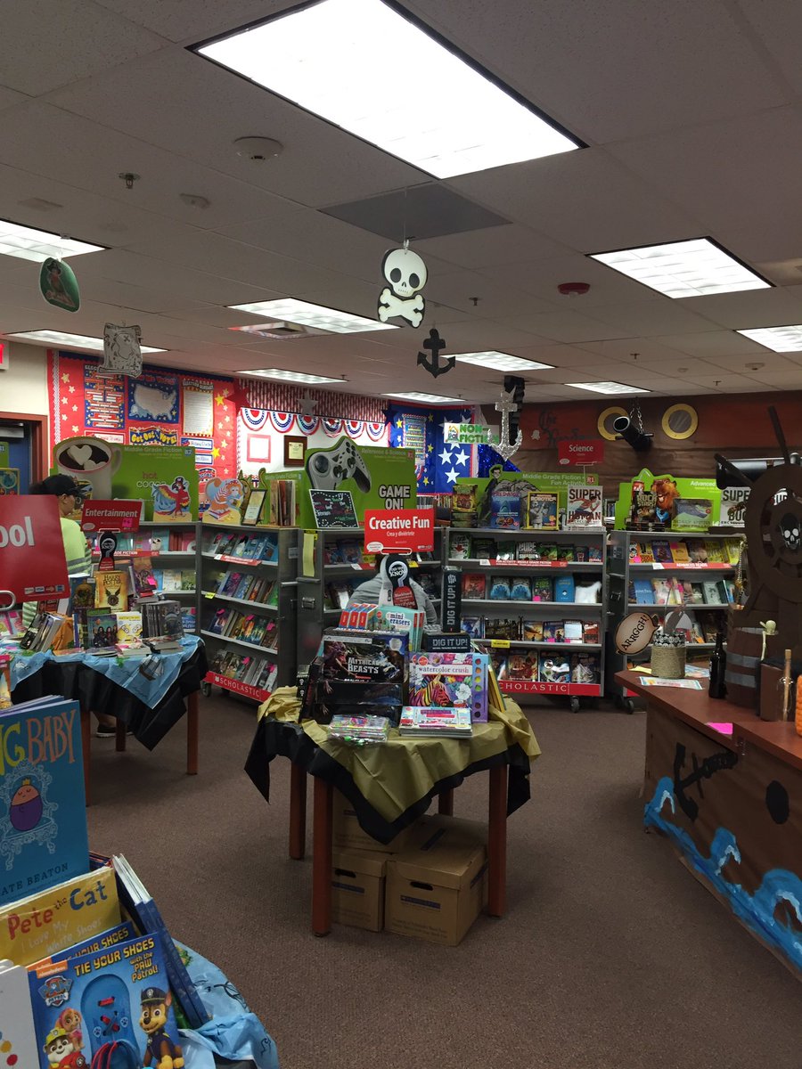 BOOKANEER BOOK FAIR@ MILLER!!! AWESOME JOB DELILAH!!