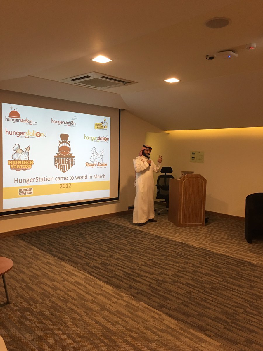ittejar's tweet photo. احيانا تدفع اموال اكبر من اللازم، على سبيل المثال  شعار بقيمة ١٢ الف ريال وشعار ب ١٠ دولار https://t.co/WIYUE3yRg0