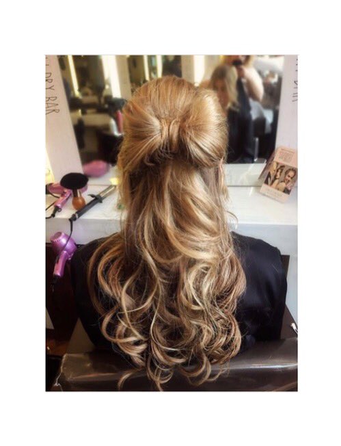 L💋ves #repost curls &amp; that cute ass bow🎀 Forever hair crushing at <a href="/cavendishdrybar/">CavendishBlowDryBar</a> 😍💇#hairinspo #marylebone #ghd
